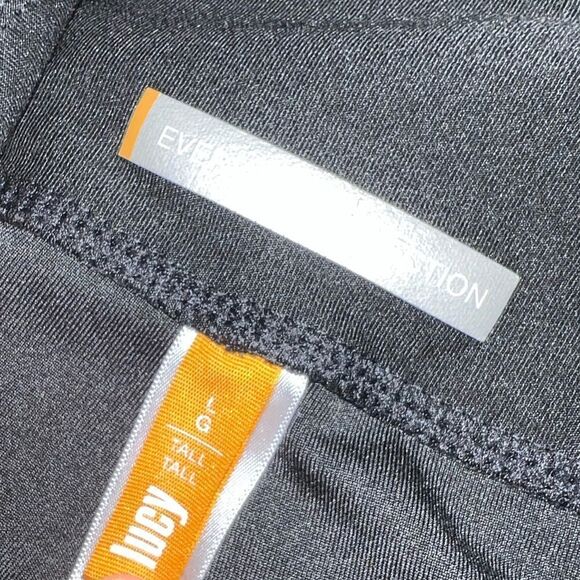 Black stretchy slacks with zipper pockets! - Picture 3 of 3